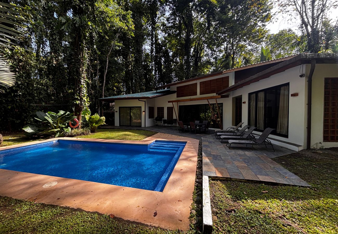 Villa en Playa Chiquita - Villa KAPOKUA Villa en Playa Chiquita - Villa KAPOKUA