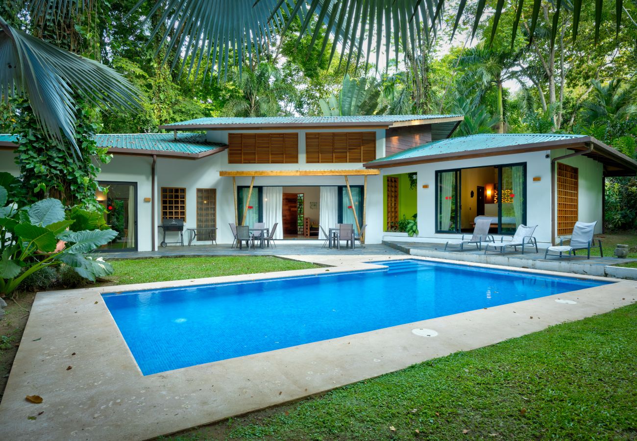 Villa en Playa Chiquita - Villa KAPOKUA Villa en Playa Chiquita - Villa KAPOKUA