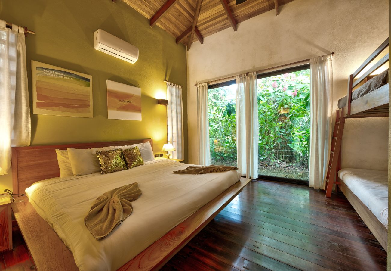 Villa en Playa Chiquita - Villa KAPOKUA Villa en Playa Chiquita - Villa KAPOKUA
