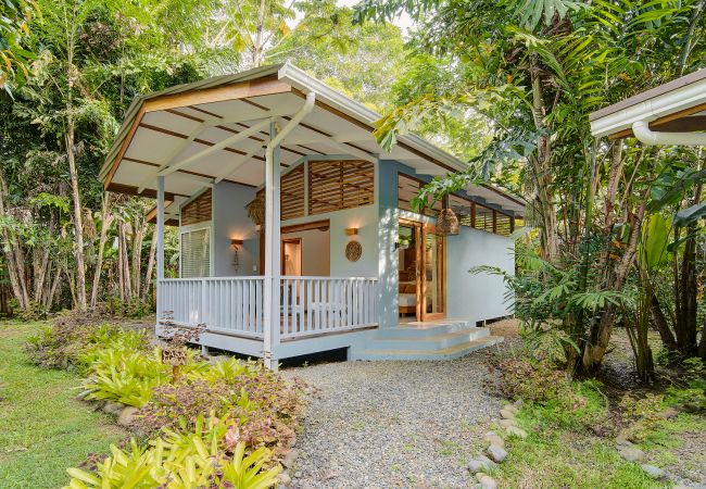 Bungalow en Playa Chiquita - Casa Luna