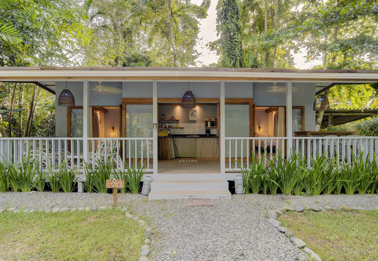 Casa en Playa Chiquita - Casa Lyra