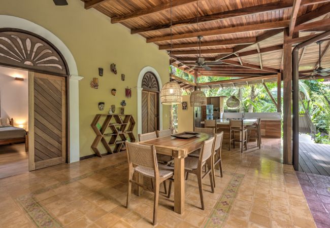 Villa en Playa Chiquita - Villa Color Caribe Tropical Dreams Villa en Playa Chiquita - Villa Color Caribe Tropical Dreams