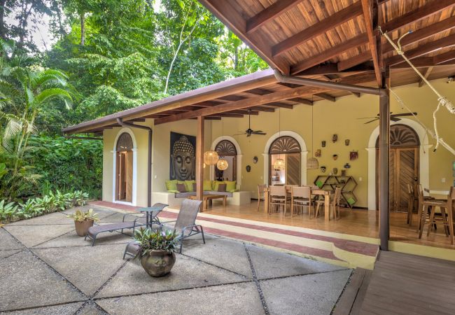 Villa en Playa Chiquita - Villa Color Caribe Tropical Dreams Villa en Playa Chiquita - Villa Color Caribe Tropical Dreams