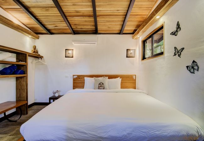 Apartamento en Playa Chiquita - Casita Samsari a 2 pasos de la Playa y A/C Apartamento en Playa Chiquita - Casita Samsari a 2 pasos de la Playa y A/C