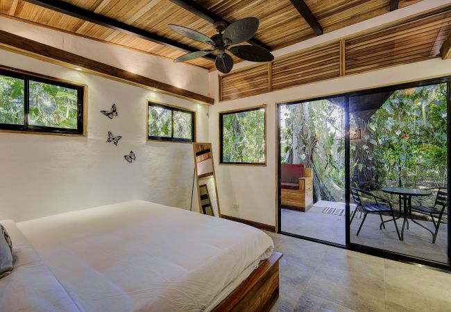 Apartamento en Playa Chiquita - Casita Samsari a 2 pasos de la Playa y A/C Apartamento en Playa Chiquita - Casita Samsari a 2 pasos de la Playa y A/C