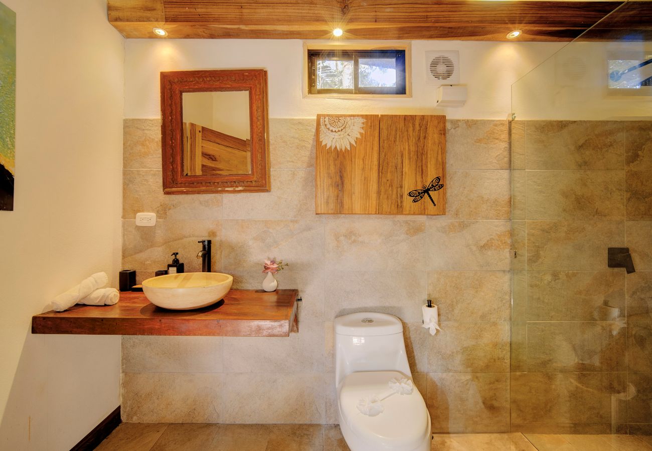 Apartamento en Playa Chiquita - Casita Samsari a 2 pasos de la Playa y A/C Apartamento en Playa Chiquita - Casita Samsari a 2 pasos de la Playa y A/C