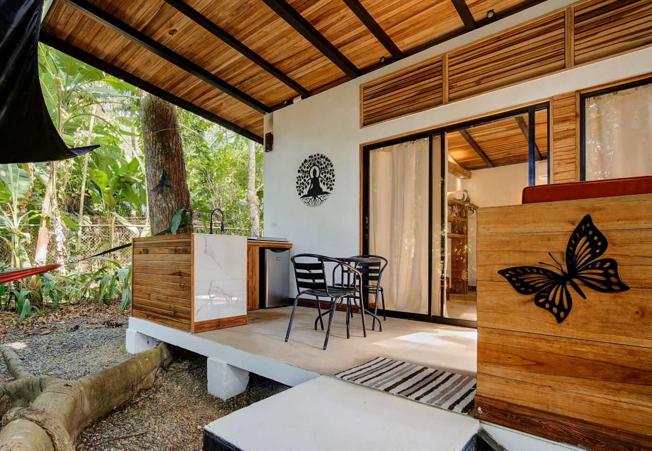 Apartamento en Playa Chiquita - Casita Samsari a 2 pasos de la Playa y A/C Apartamento en Playa Chiquita - Casita Samsari a 2 pasos de la Playa y A/C