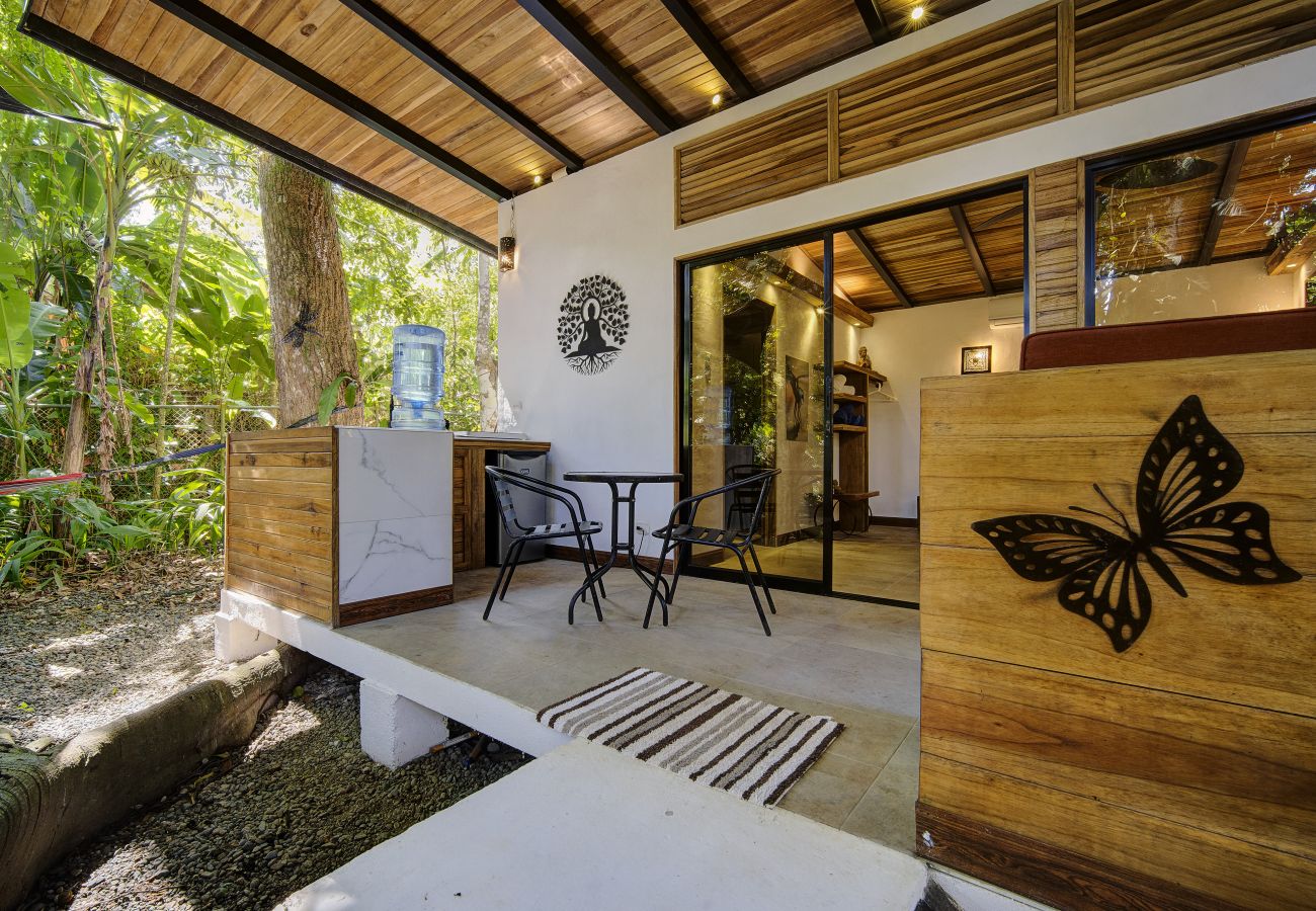 Apartamento en Playa Chiquita - Casita Samsari a 2 pasos de la Playa y A/C Apartamento en Playa Chiquita - Casita Samsari a 2 pasos de la Playa y A/C