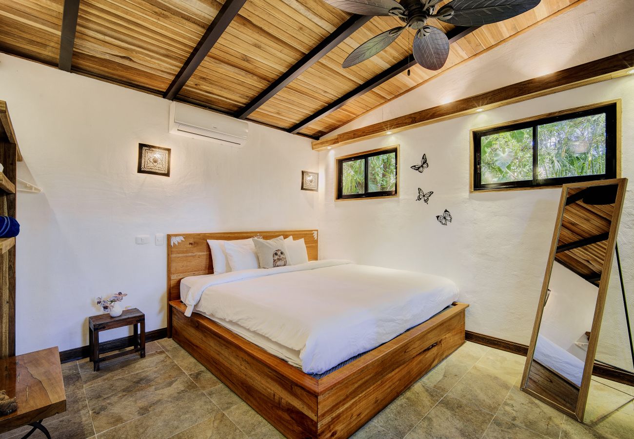 Apartamento en Playa Chiquita - Casita Samsari a 2 pasos de la Playa y A/C Apartamento en Playa Chiquita - Casita Samsari a 2 pasos de la Playa y A/C