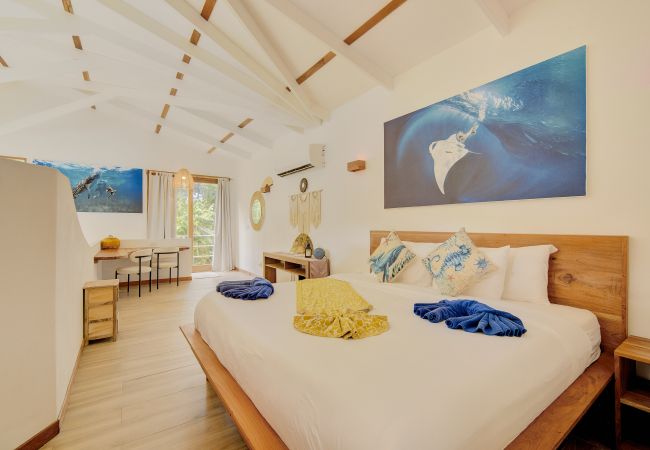 Estudio en Playa Chiquita - Mermaid Temple Yoga Studio Estudio en Playa Chiquita - Mermaid Temple Yoga Studio