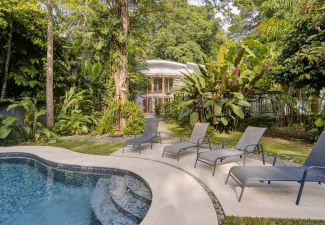 Estudio en Playa Chiquita - Mermaid Temple Yoga Studio Estudio en Playa Chiquita - Mermaid Temple Yoga Studio