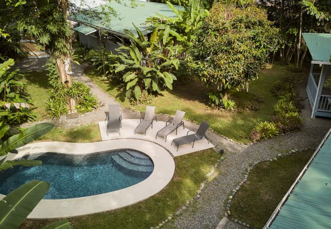 Villa en Playa Chiquita - Mermaid Yoga Temple + Studio Apartments Villa en Playa Chiquita - Mermaid Yoga Temple + Studio Apartments