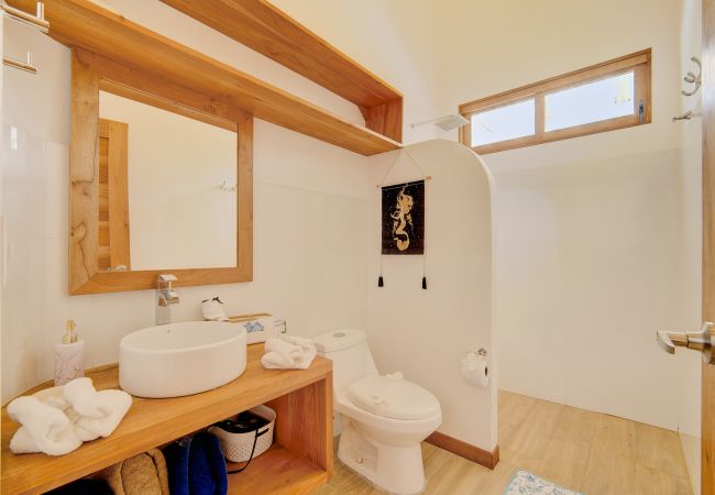 Villa en Playa Chiquita - Mermaid Yoga Temple + Studio Apartments Villa en Playa Chiquita - Mermaid Yoga Temple + Studio Apartments