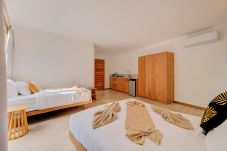 Estudio en Playa Chiquita - Mermaid Temple Studio 1