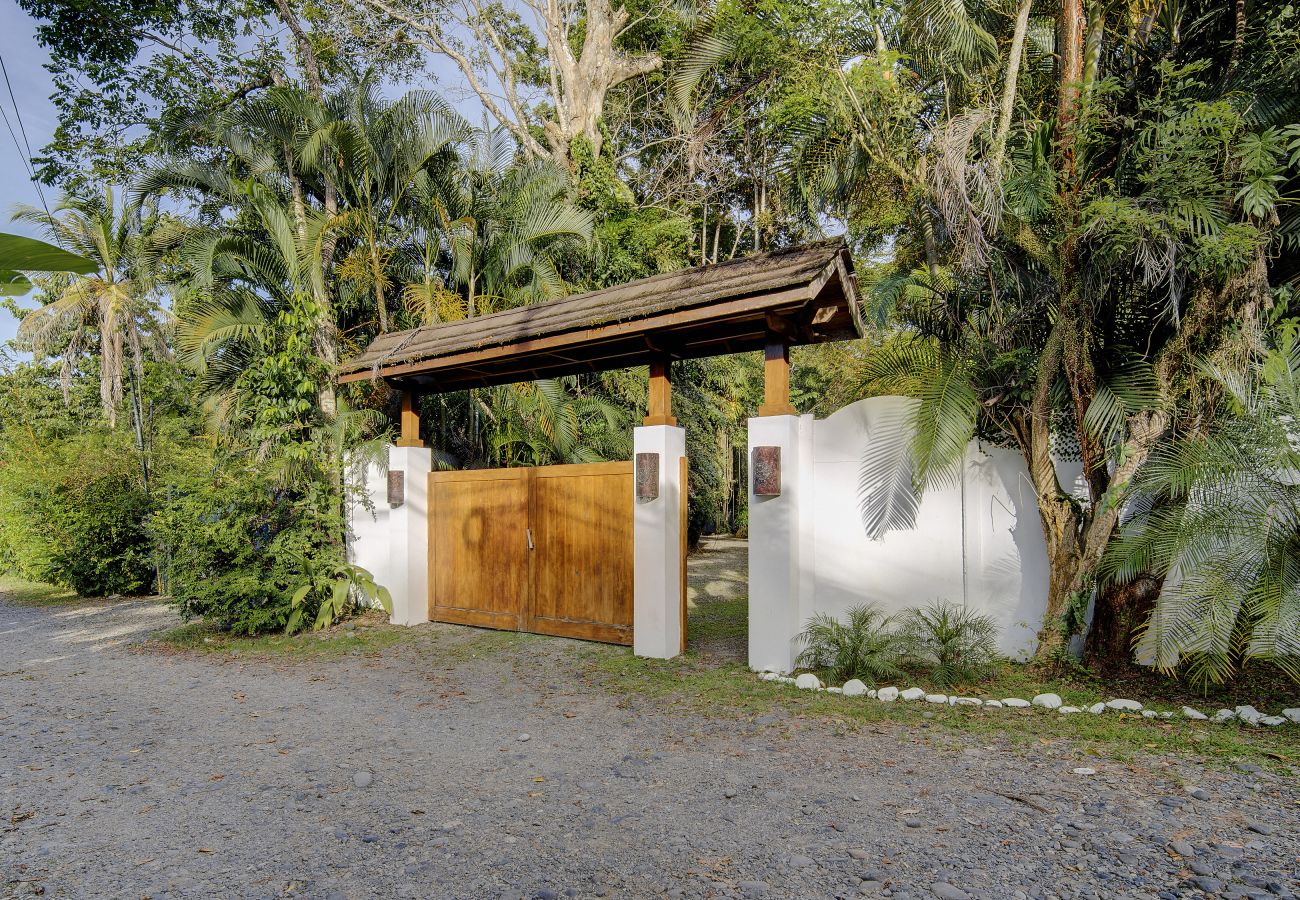 House in Playa Chiquita - Bodhi House House in Playa Chiquita - Bodhi House