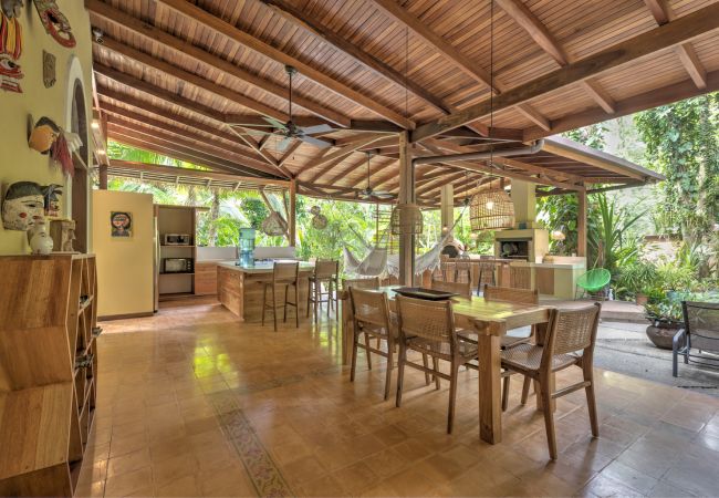 Villa in Playa Chiquita - Villa Color Caribe Tropical Dreams Villa in Playa Chiquita - Villa Color Caribe Tropical Dreams
