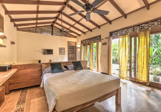 Villa in Playa Chiquita - Villa Color Caribe Tropical Dreams Villa in Playa Chiquita - Villa Color Caribe Tropical Dreams