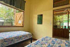 House in Playa Chiquita - Casa Bocaracá